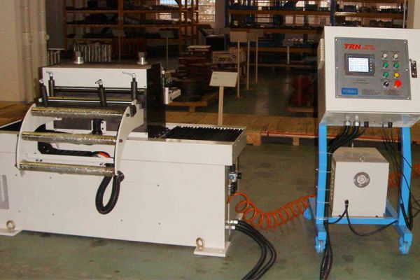 Cấp phôi NC Servo TRN ZigZag Series Rộng: 300-500mm, Dày Max.